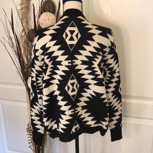 Ci Sono Cardigan Sweater - Picture 3 of 5